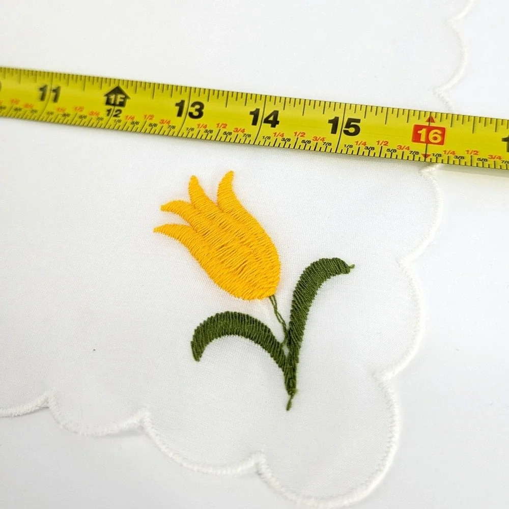 Vintage Vittorio Swiss Yellow Tulip Embroidered Scalloped Napkins Set of 8